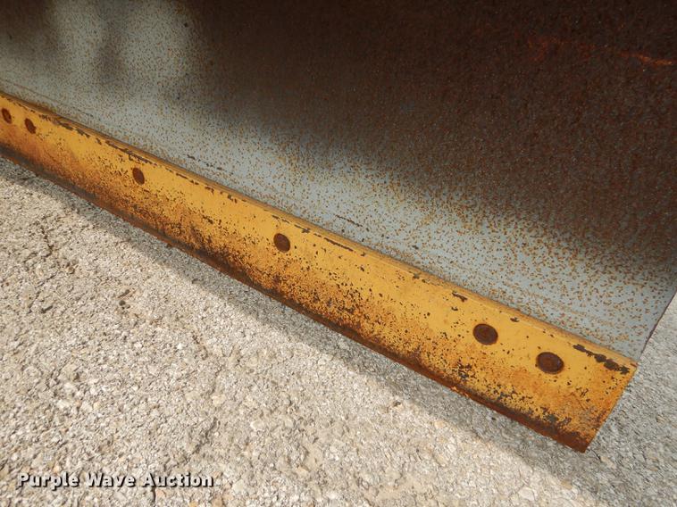 image for item DC5339 2005 Sterling L7500 dump truck