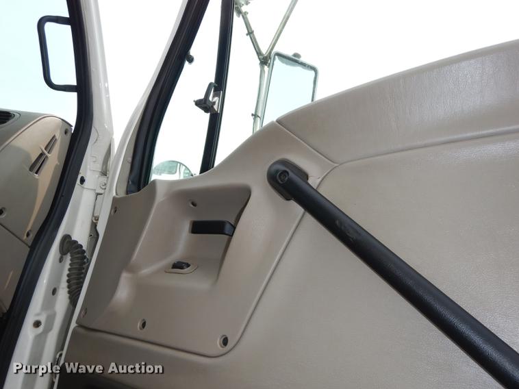 image for item DC5339 2005 Sterling L7500 dump truck