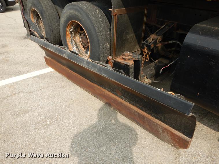 image for item DC5339 2005 Sterling L7500 dump truck