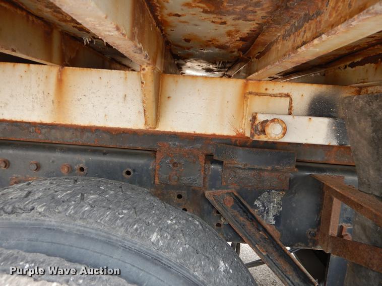 image for item DC5339 2005 Sterling L7500 dump truck