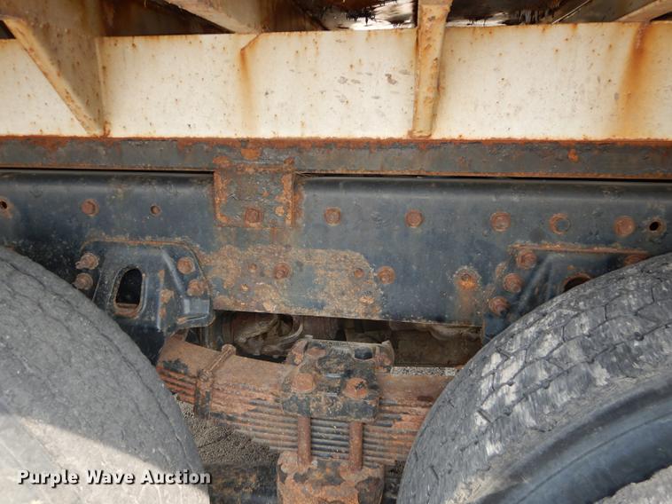 image for item DC5339 2005 Sterling L7500 dump truck