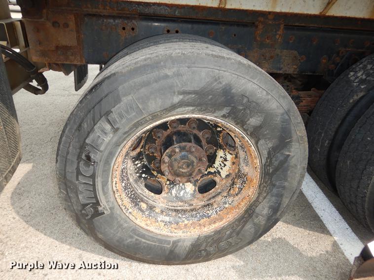 image for item DC5339 2005 Sterling L7500 dump truck