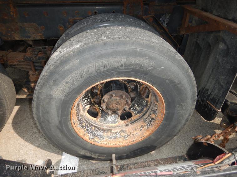 image for item DC5339 2005 Sterling L7500 dump truck