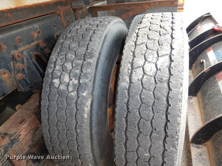 image for item DC5339 2005 Sterling L7500 dump truck