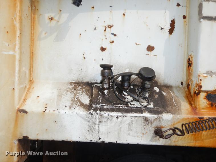 image for item DC5339 2005 Sterling L7500 dump truck