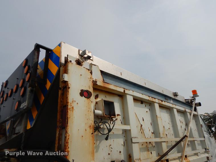 image for item DC5339 2005 Sterling L7500 dump truck