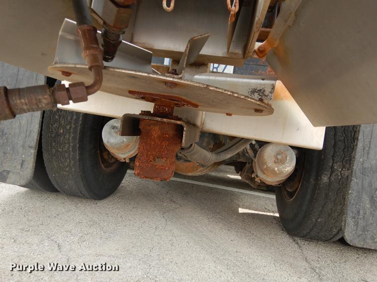 image for item DC5339 2005 Sterling L7500 dump truck