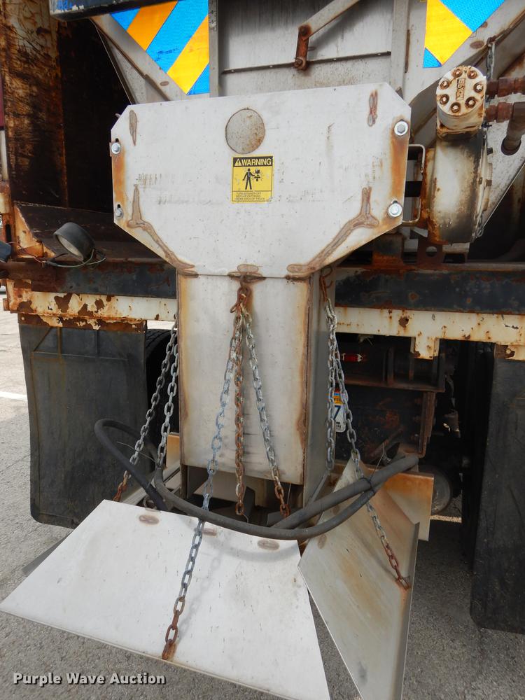 image for item DC5339 2005 Sterling L7500 dump truck