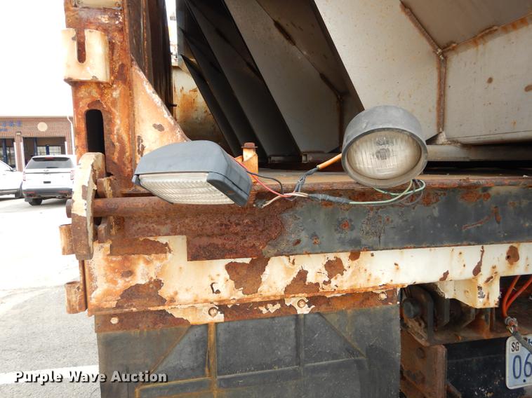 image for item DC5339 2005 Sterling L7500 dump truck