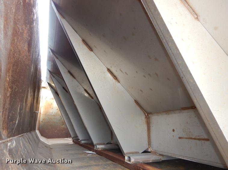 image for item DC5339 2005 Sterling L7500 dump truck