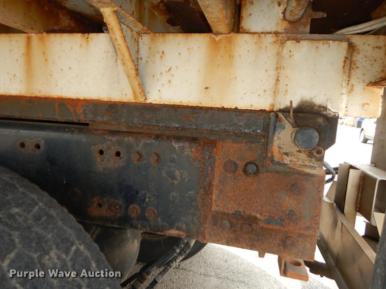 image for item DC5339 2005 Sterling L7500 dump truck