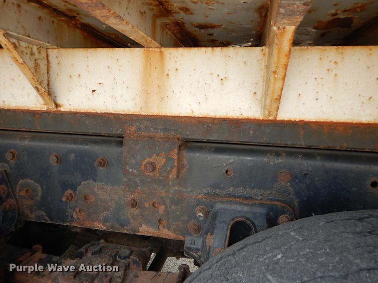 image for item DC5339 2005 Sterling L7500 dump truck