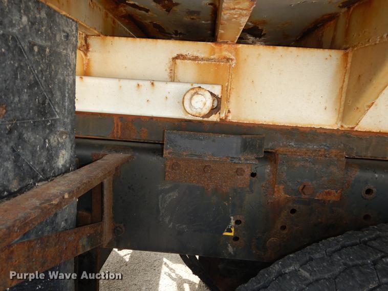 image for item DC5339 2005 Sterling L7500 dump truck