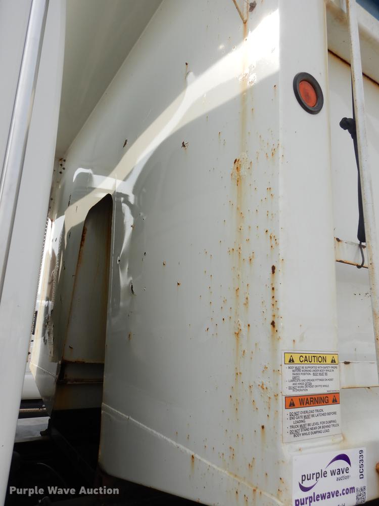 image for item DC5339 2005 Sterling L7500 dump truck