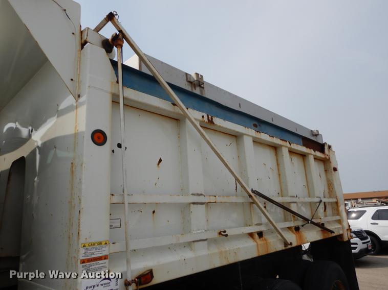 image for item DC5339 2005 Sterling L7500 dump truck