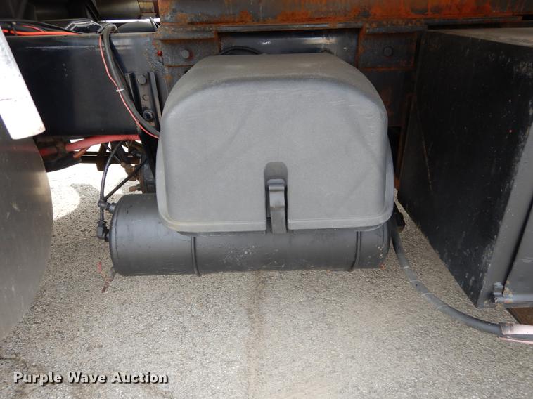 image for item DC5339 2005 Sterling L7500 dump truck