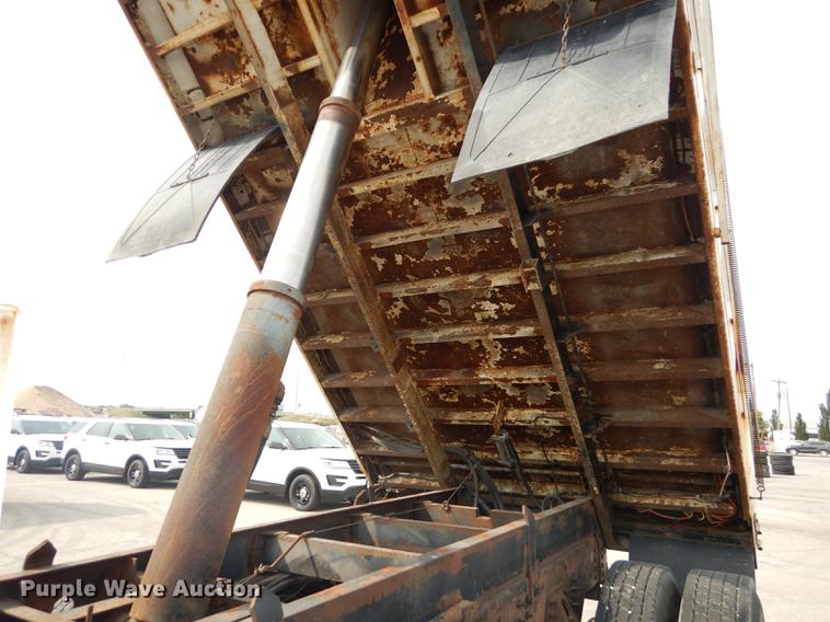 image for item DC5340 2002 GMC C8500 dump truck