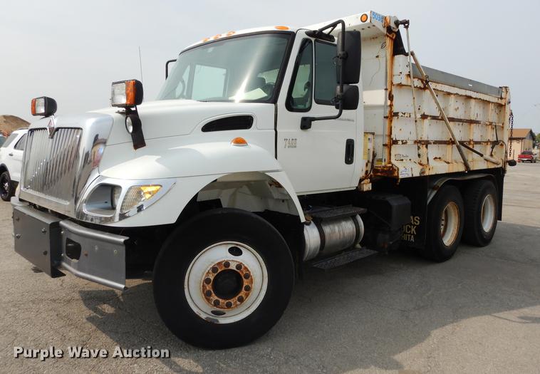 image for item DC5341 2004 International 7400 dump truck