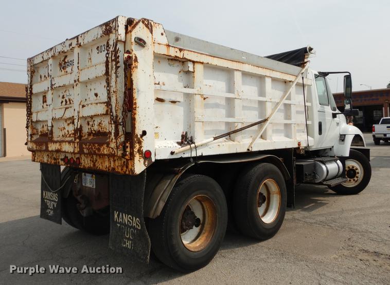 image for item DC5341 2004 International 7400 dump truck