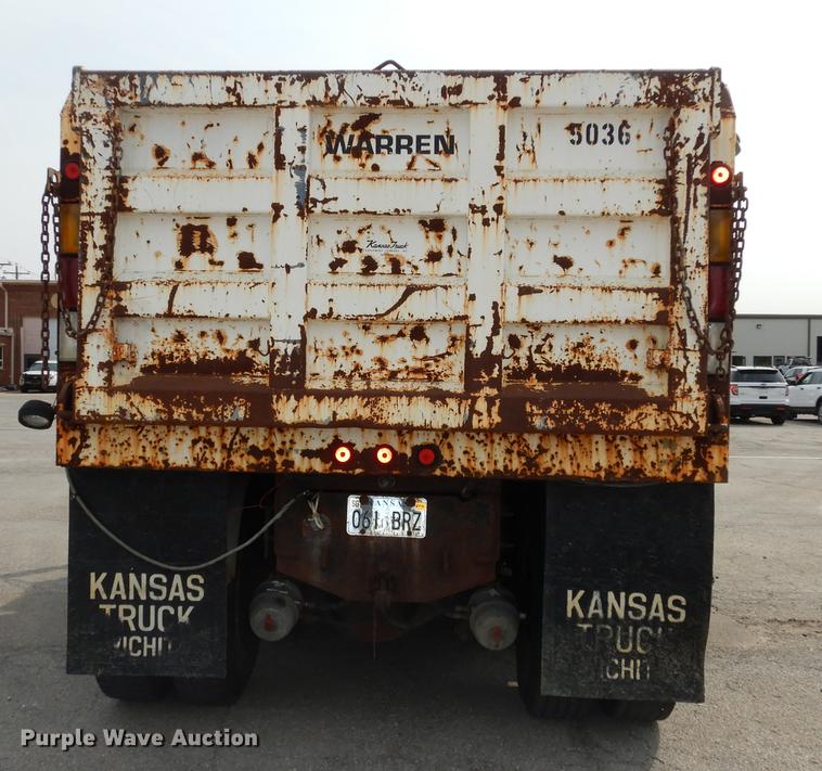 image for item DC5341 2004 International 7400 dump truck