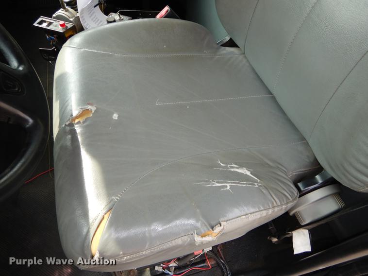 image for item DC5341 2004 International 7400 dump truck