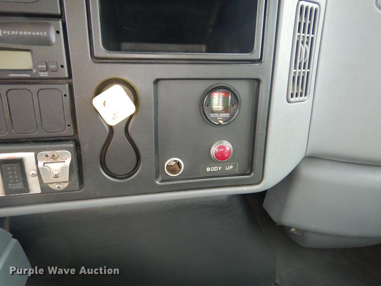 image for item DC5341 2004 International 7400 dump truck