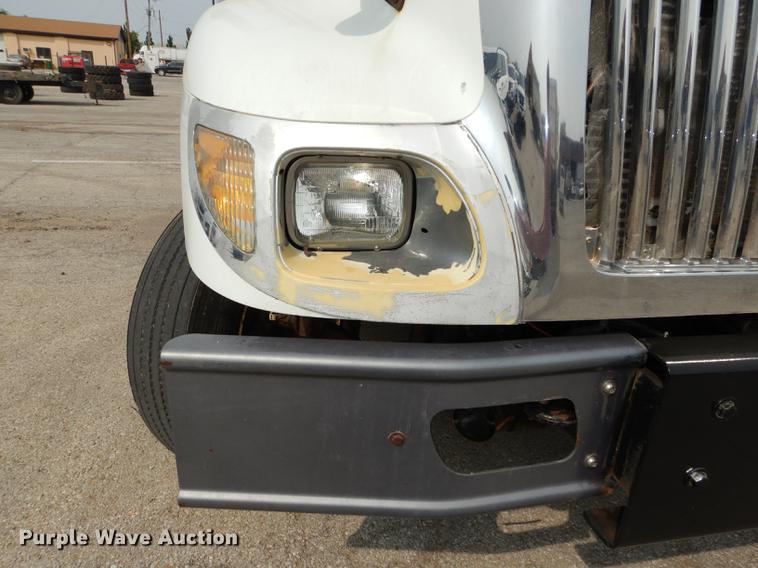 image for item DC5341 2004 International 7400 dump truck