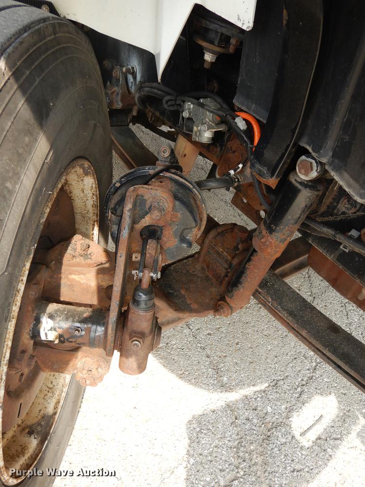 image for item DC5341 2004 International 7400 dump truck