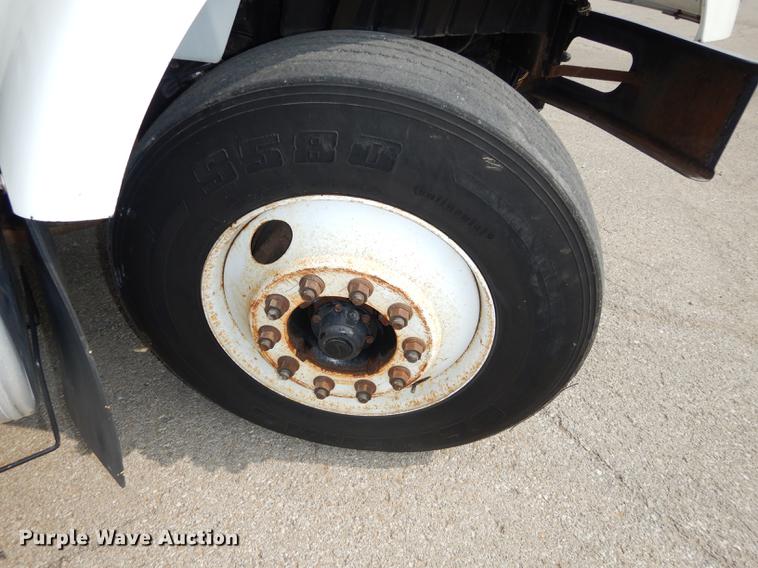 image for item DC5341 2004 International 7400 dump truck