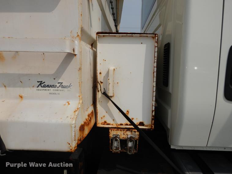 image for item DC5341 2004 International 7400 dump truck