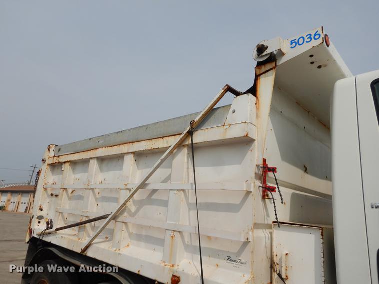 image for item DC5341 2004 International 7400 dump truck