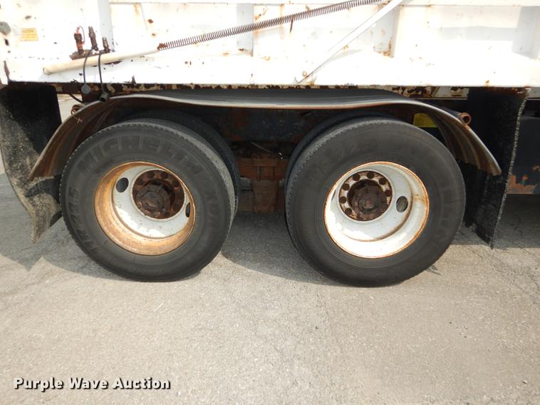 image for item DC5341 2004 International 7400 dump truck