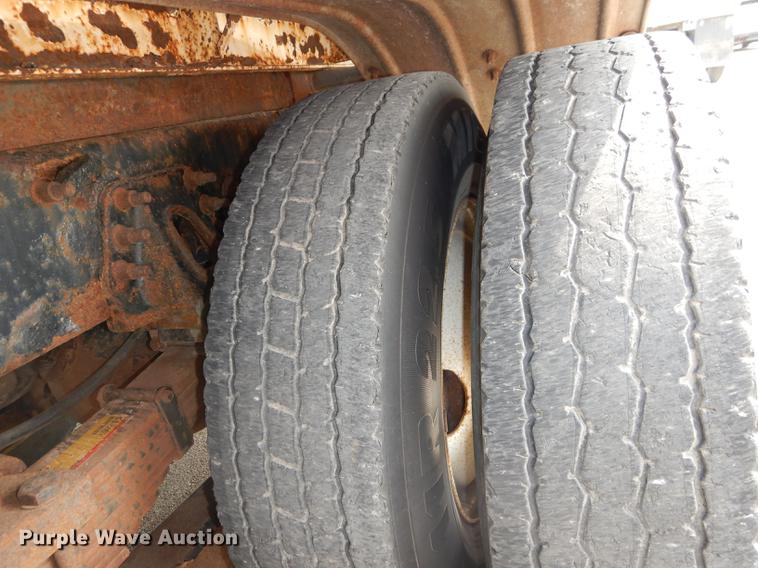 image for item DC5341 2004 International 7400 dump truck