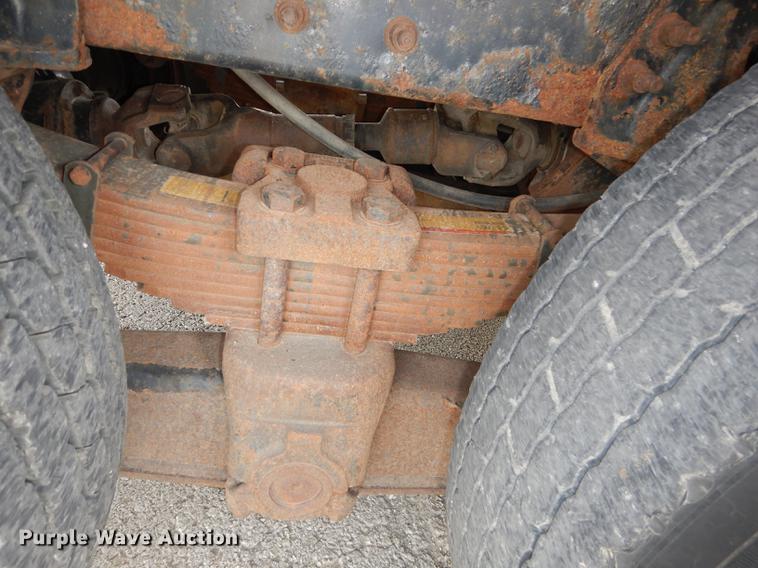 image for item DC5341 2004 International 7400 dump truck