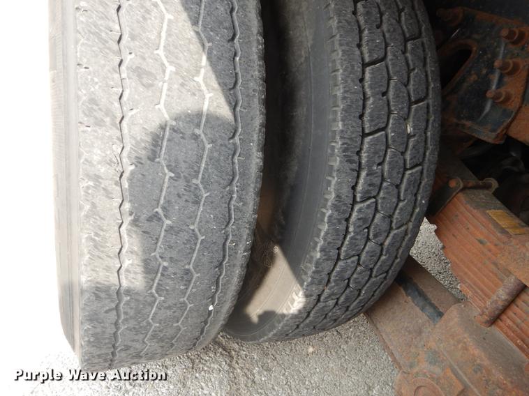 image for item DC5341 2004 International 7400 dump truck