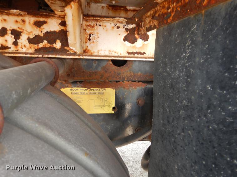 image for item DC5341 2004 International 7400 dump truck