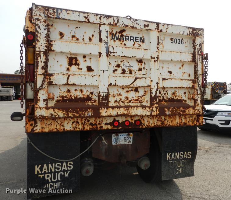 image for item DC5341 2004 International 7400 dump truck