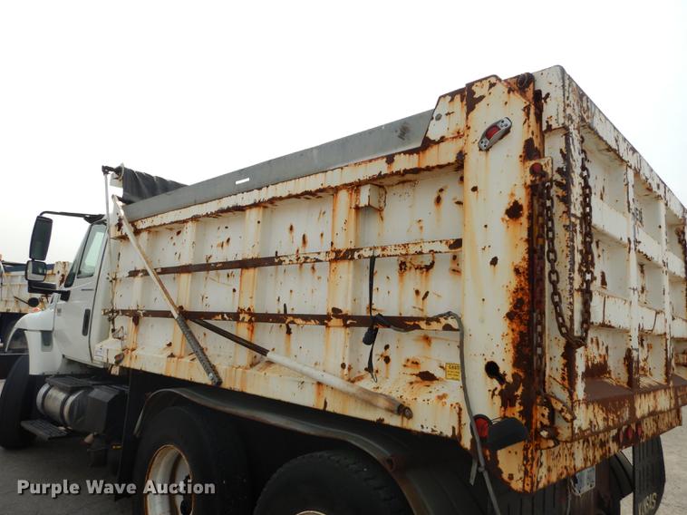 image for item DC5341 2004 International 7400 dump truck