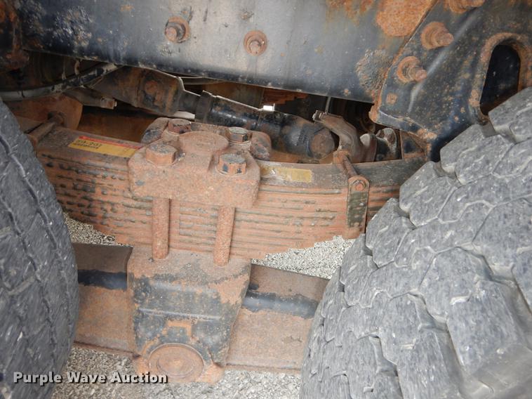 image for item DC5341 2004 International 7400 dump truck