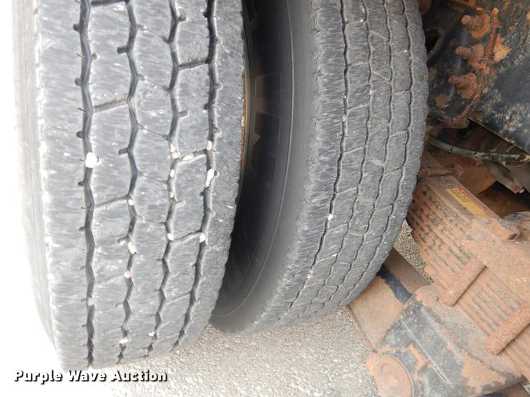 image for item DC5341 2004 International 7400 dump truck