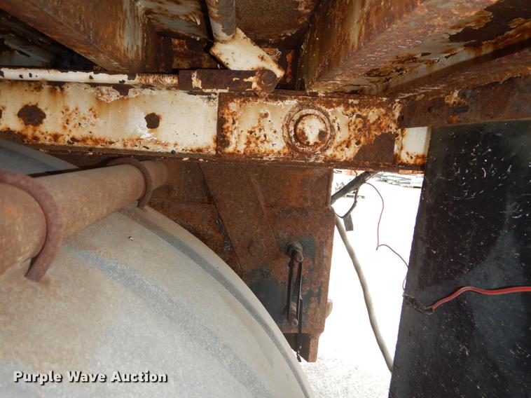 image for item DC5341 2004 International 7400 dump truck