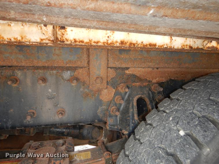 image for item DC5341 2004 International 7400 dump truck