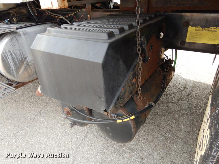 image for item DC5341 2004 International 7400 dump truck