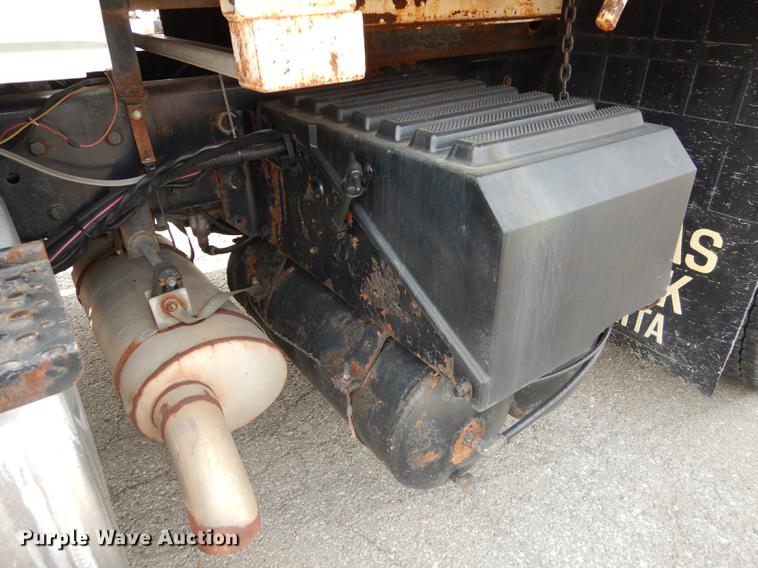 image for item DC5341 2004 International 7400 dump truck