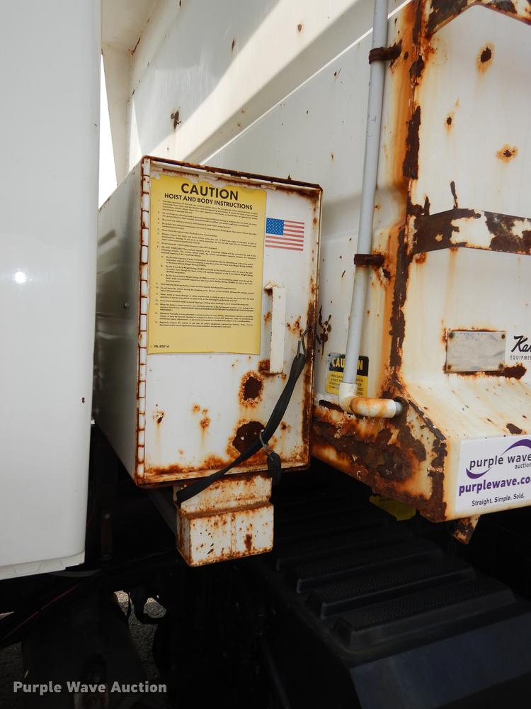 image for item DC5341 2004 International 7400 dump truck