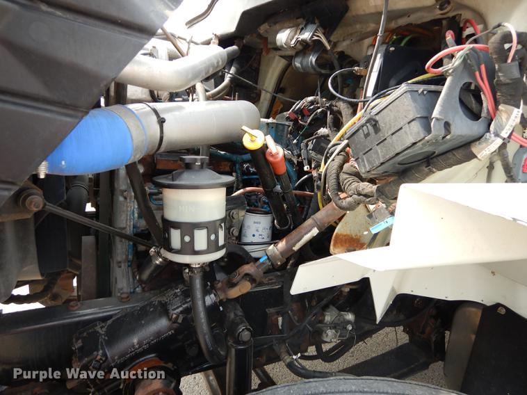 image for item DC5341 2004 International 7400 dump truck