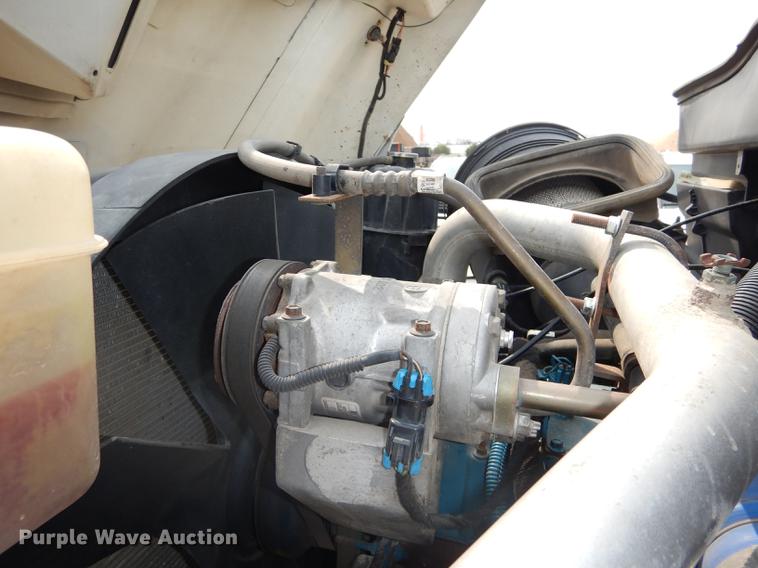 image for item DC5341 2004 International 7400 dump truck