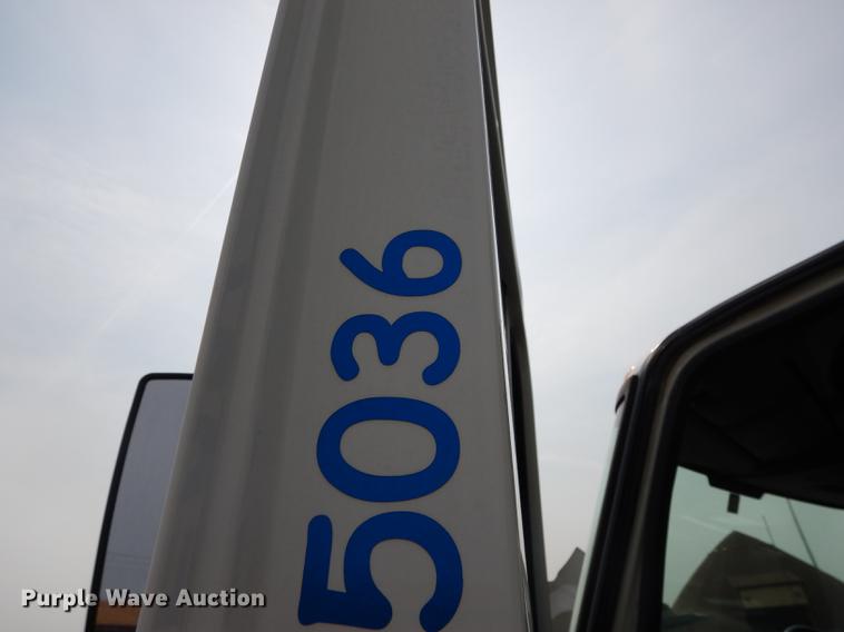 image for item DC5341 2004 International 7400 dump truck