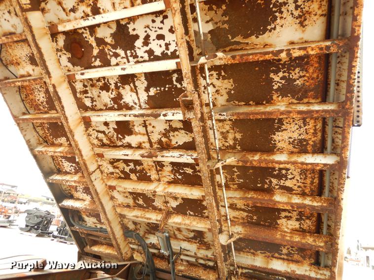 image for item DC5341 2004 International 7400 dump truck