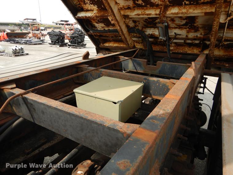 image for item DC5341 2004 International 7400 dump truck